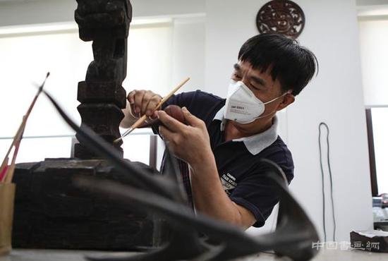上海博物馆文物修复师马如高:五个徒弟走了四个