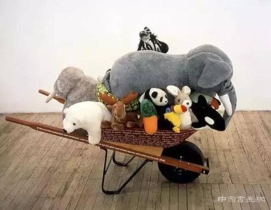 淘出来的作品？烟斗灰混合着威士忌底子的装置作品