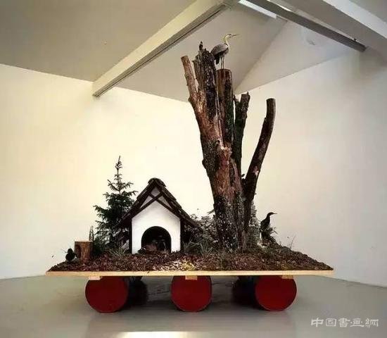 淘出来的作品？烟斗灰混合着威士忌底子的装置作品