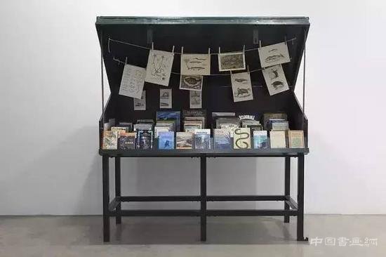 淘出来的作品？烟斗灰混合着威士忌底子的装置作品