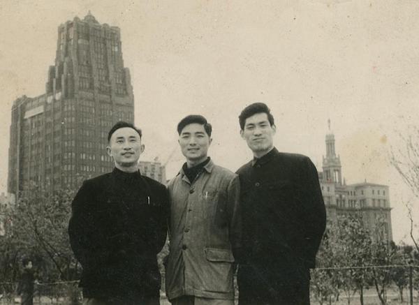 新中国美术70年|汪观清《庆祝上海解放》