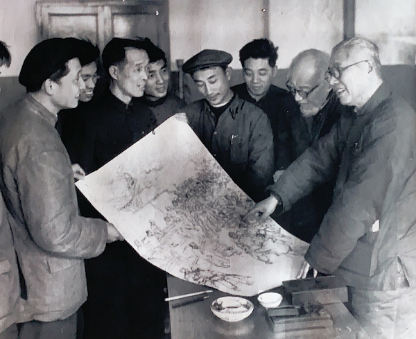新中国美术70年|汪观清《庆祝上海解放》